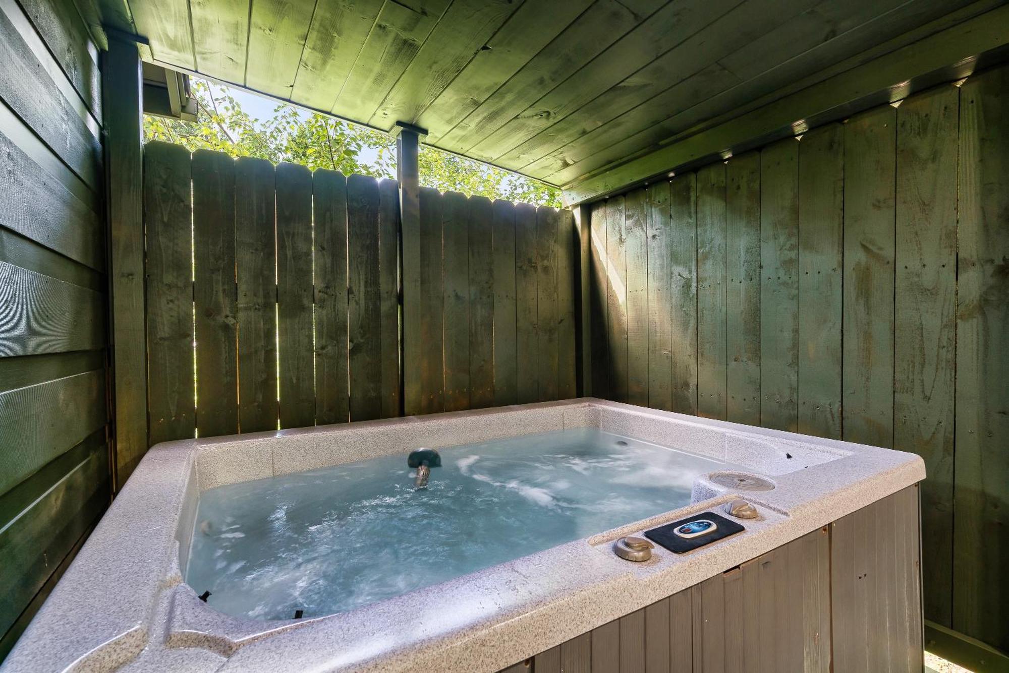 Mama Bear'S Moonshine Ridge Villa Gatlinburg Dış mekan fotoğraf